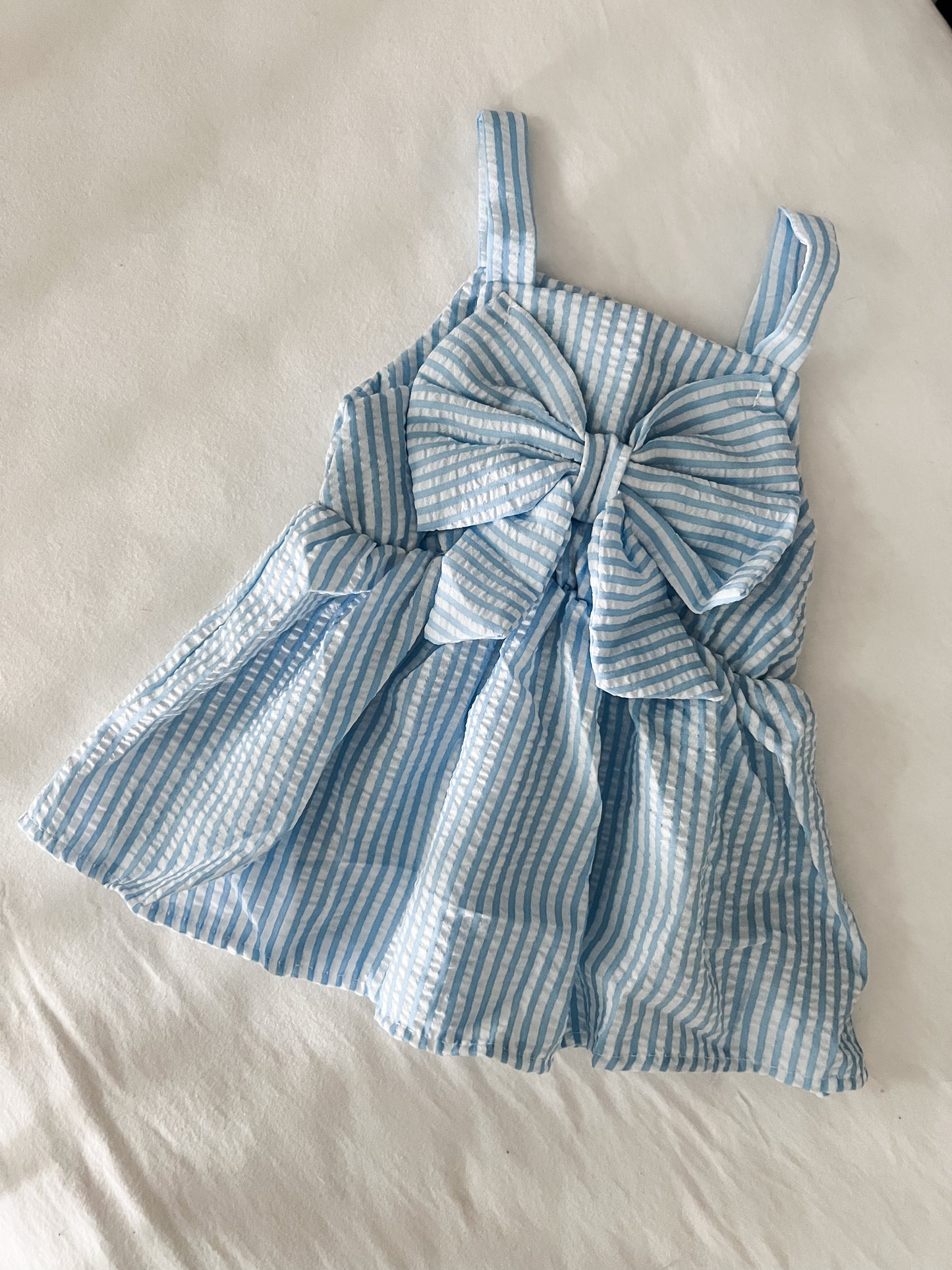 Bow dress