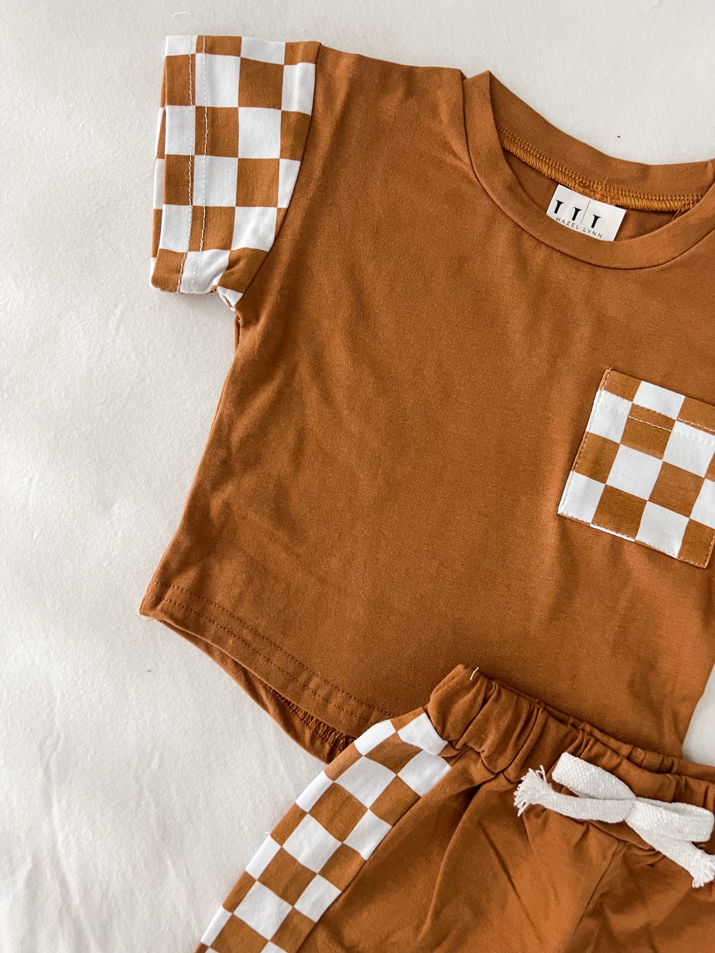 Checkered shorts set in brown
