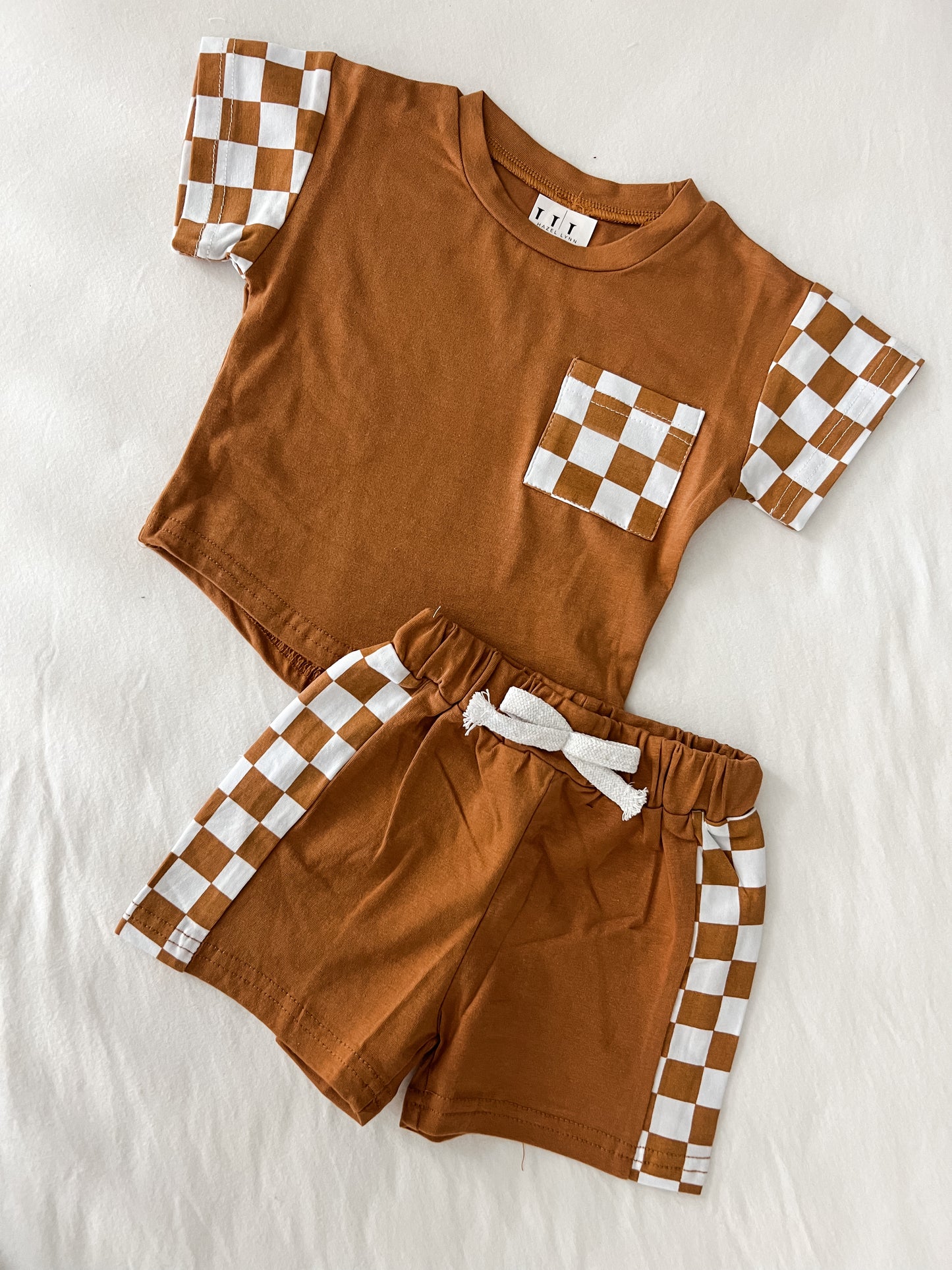 Checkered shorts set in brown