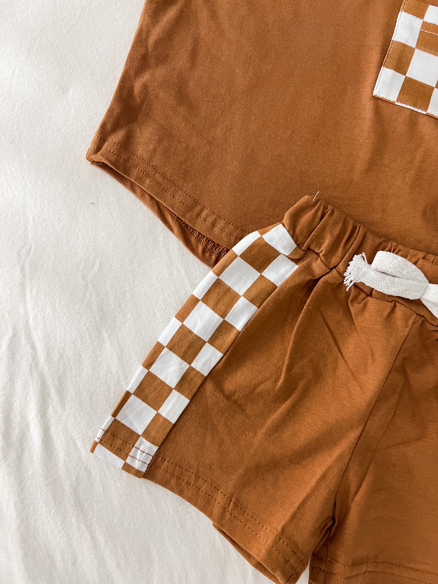 Checkered shorts set in brown